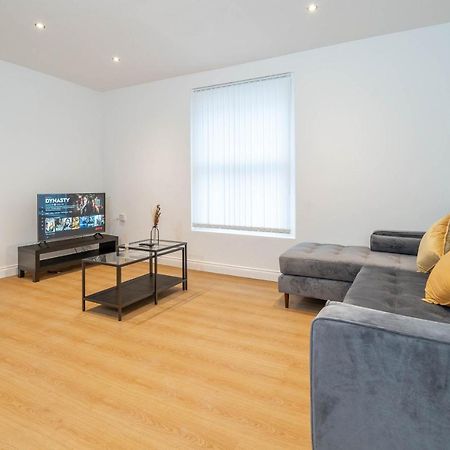 Two Bedroom Apartment-One Choice Stays- Jewellery Quarter Бирмингем Экстерьер фото