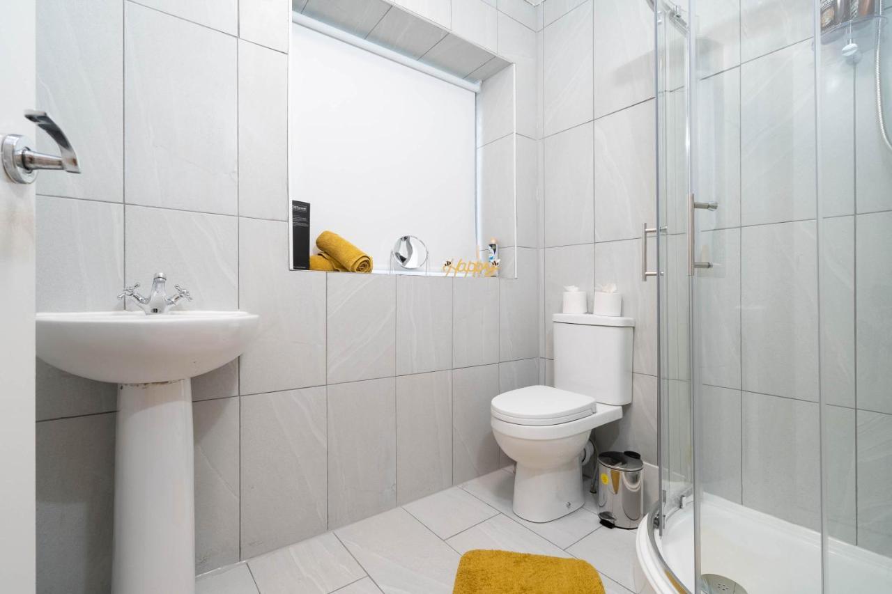 Two Bedroom Apartment-One Choice Stays- Jewellery Quarter Бирмингем Экстерьер фото