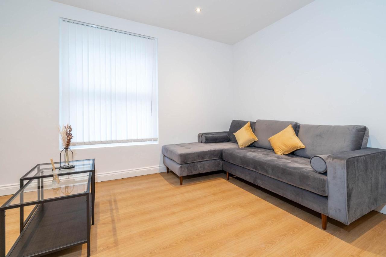 Two Bedroom Apartment-One Choice Stays- Jewellery Quarter Бирмингем Экстерьер фото