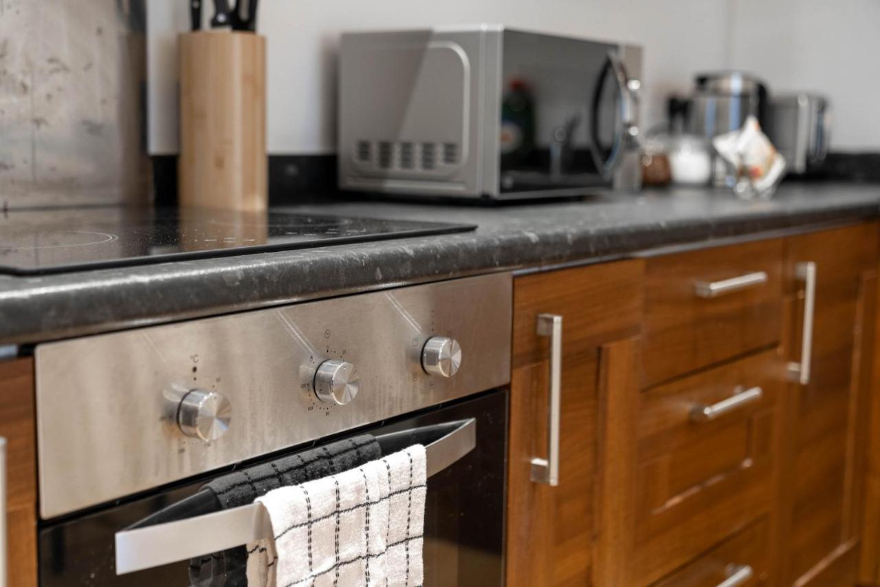 Two Bedroom Apartment-One Choice Stays- Jewellery Quarter Бирмингем Экстерьер фото